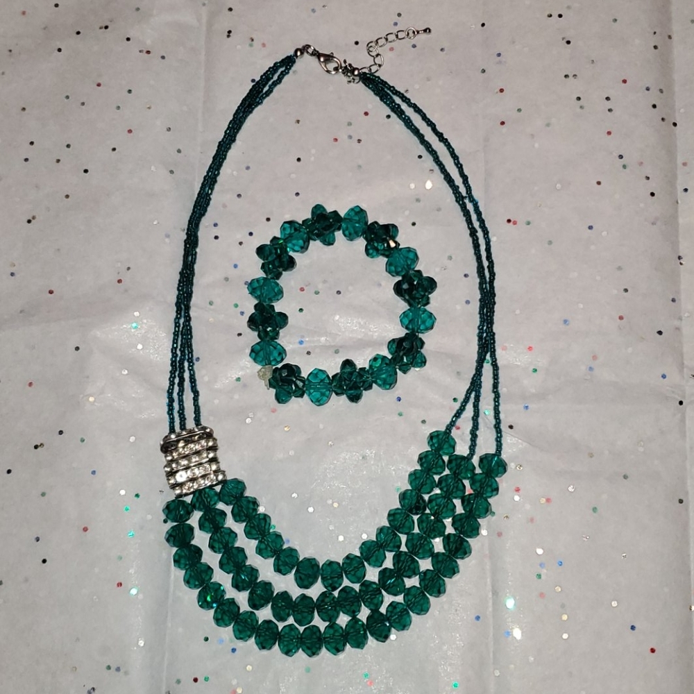 Green Necklace & Bracelet Set